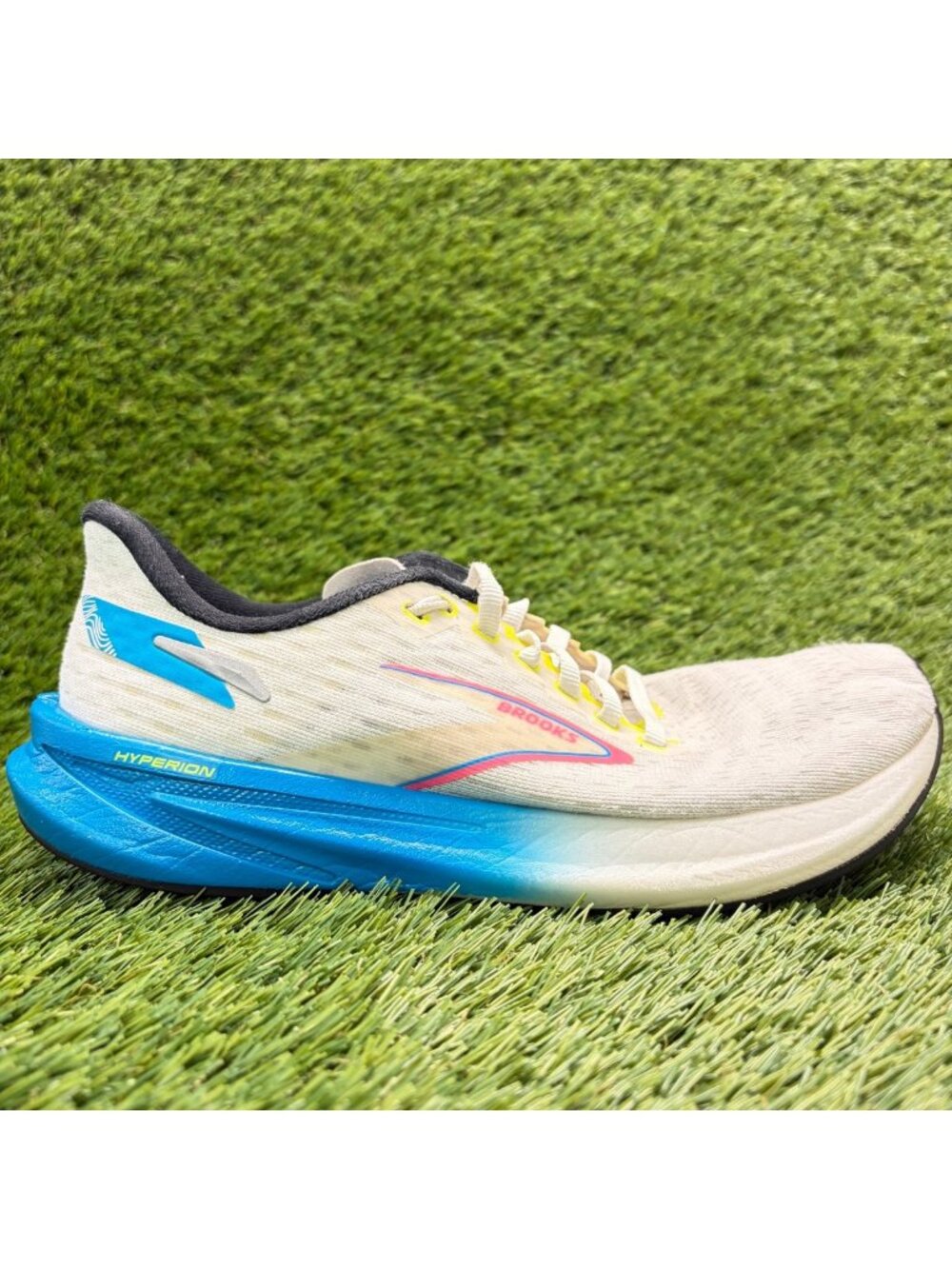 Brooks Hyperion Womens Size 8 White Blue Pink Athletic Running Shoes Sneakers
